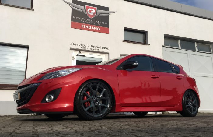 Mazda 3 MPS
Leistungssteigerung Stage 2 von 260PS/380NM auf 310PS/470NM, größerer Ladeluftkühler,
Abgasanlage ab Turbo, geänderte Ansaugung